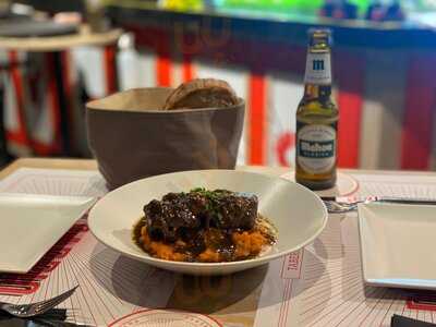 Del Barrio Taberna Madrileña