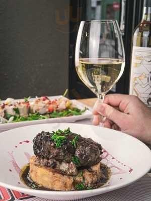 Del Barrio Taberna Madrileña