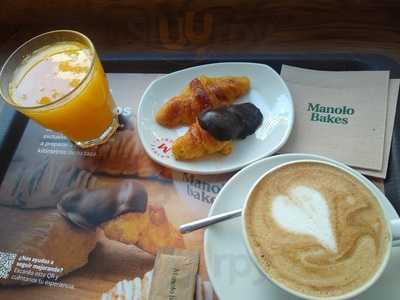 Manolo Bakes