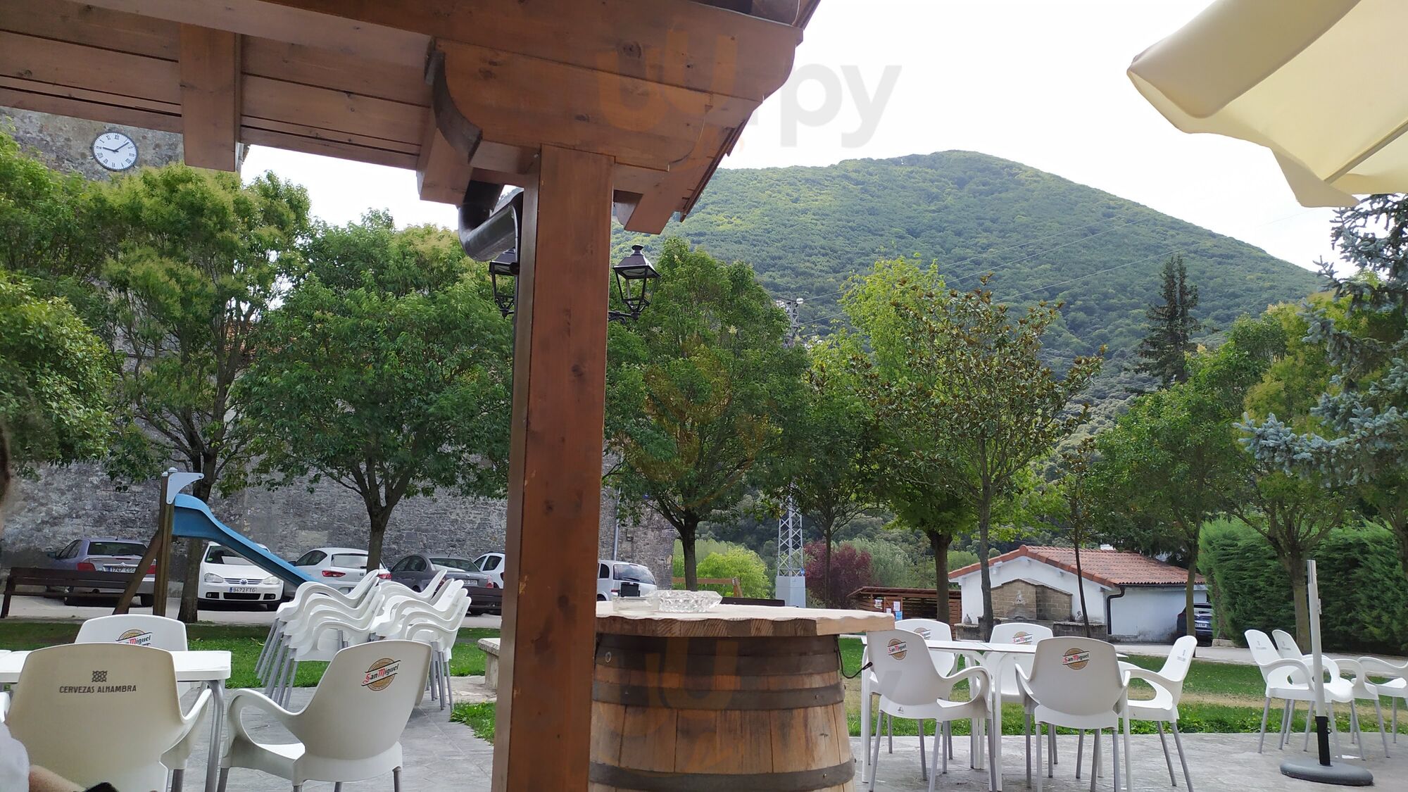 Bar Oskia