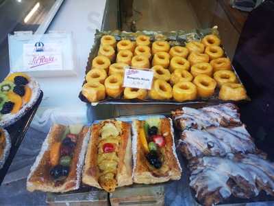 Pasteleria La Rosa - Panaderia Y Pasteleria En Carabanchel