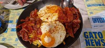 Mucho Cielo Y Mucho Mar