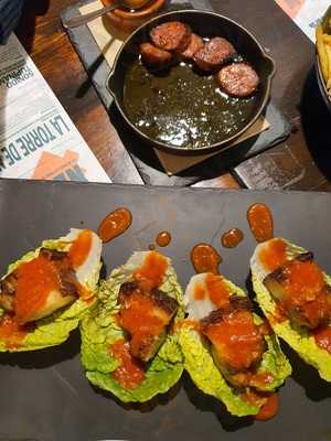 Mucho Cielo Y Mucho Mar