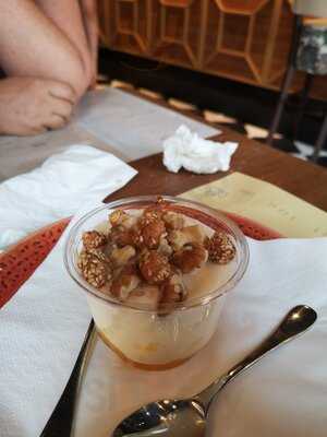 La Cueva De 1900 - Plaza Santa Ana, 1