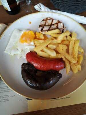 La Cueva De 1900 - Plaza Santa Ana, 1