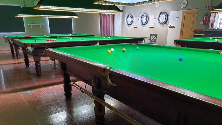 Hillside Snooker And Bar
