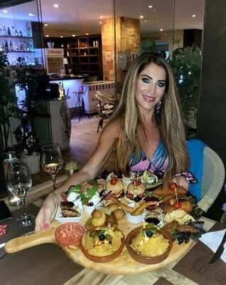 Buddy' S Gastro Cocteleria Bar