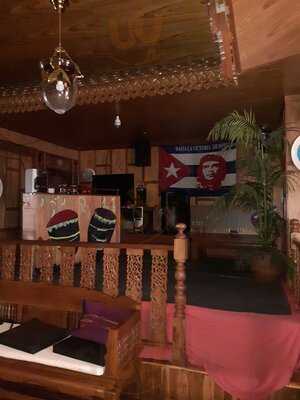 "la Bodeguita Cubana"