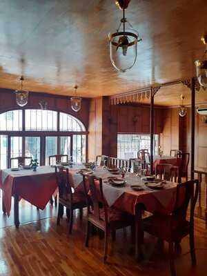 "la Bodeguita Cubana"