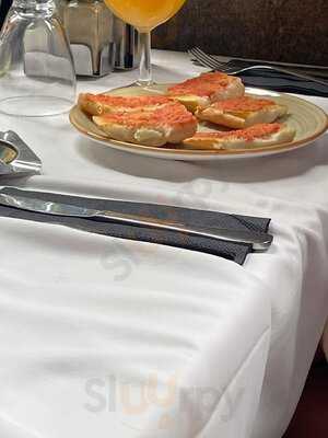 L' Ambos Mundos Restaurant