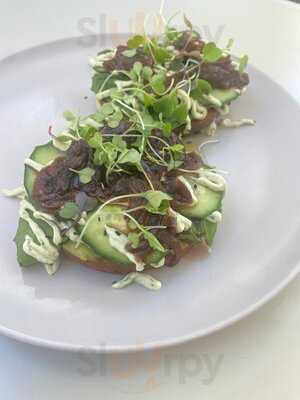 Four Coffee & Bistro