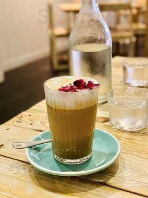 Four Coffee & Bistro