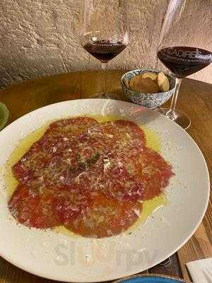 4 Cadires Gastroenoteca