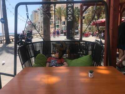 Maüi Beach Gastrolunge