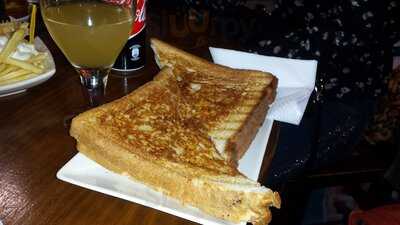 La Salchicha Peleona