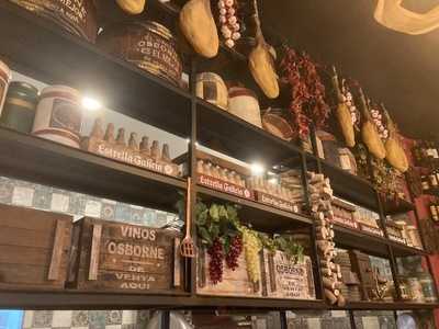 El Toro Tapas & Wine Marbella