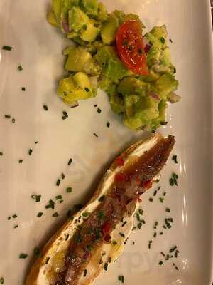 El Toro Tapas & Wine Marbella