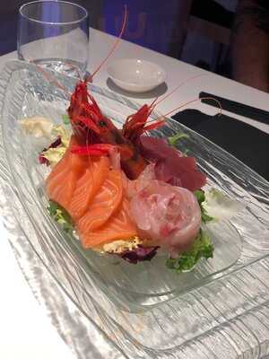 Miku Sushi Restaurante