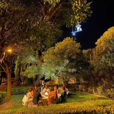 Los Jardines Del Cuartel Del Mar