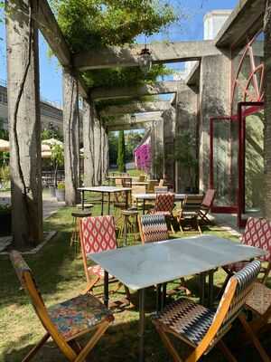 Los Jardines Del Cuartel Del Mar