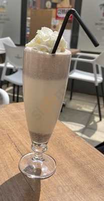 Cocktails And Dreams Tapas Bar