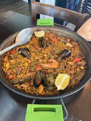 Único Restaurant & Wine Bar