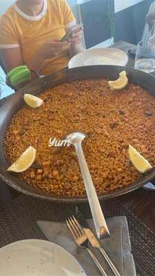 Único Restaurant & Wine Bar