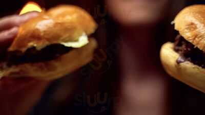 Único Restaurant & Wine Bar