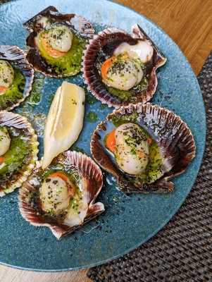 Único Restaurant & Wine Bar