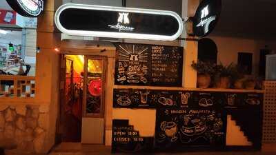 Dos Perros Tex-mex Street Food