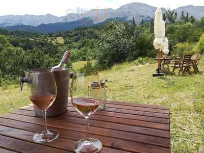 La Corbella Lounge Club