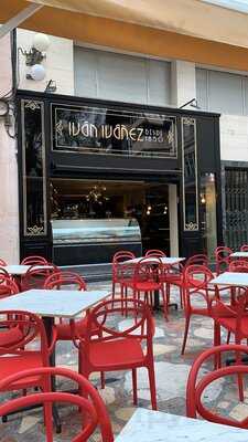 Cafetería Heladería Turronería Iván Iváñez