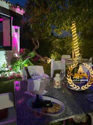 Villa Embers Restaurante