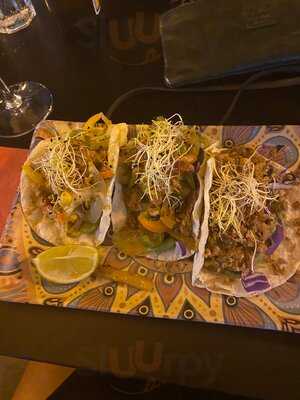 Dos Perros Tex-mex Street Food