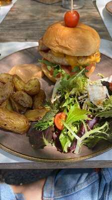 Eat Sleep Cycle Cafè Restaurant