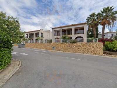 The Pot Lounge & Restaurant