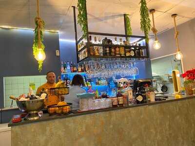 Mi Ancla  Cafetería Y Tapas - Photo 8