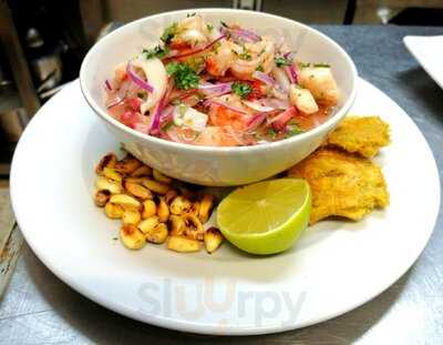 Las Palmeras Restobar Latino