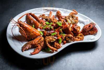 Shanghai Station Cuatro Torres