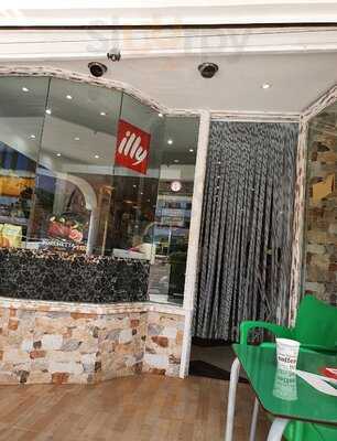 Cadar Chimney Cakes, Fontana