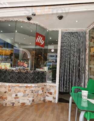 Cadar Chimney Cakes, Fontana