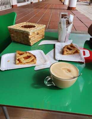 Cadar Chimney Cakes, Fontana