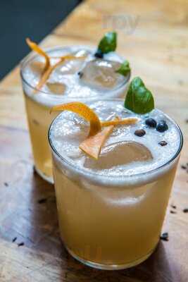 Palm's Restaurant By The Beach