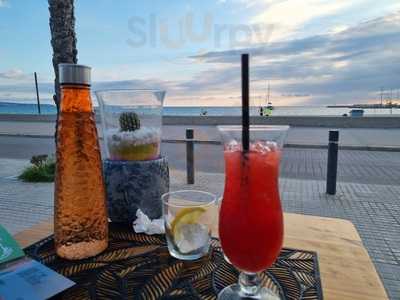 Palm's Restaurant By The Beach