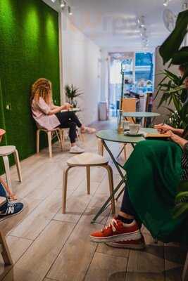 Peach Me Brunch Café - Photo 8