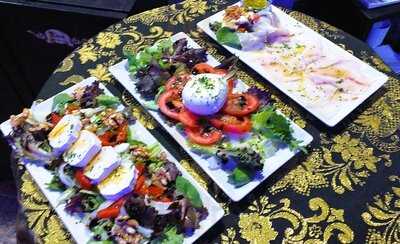 Kiss Gastro-bar Wines & Cocktails