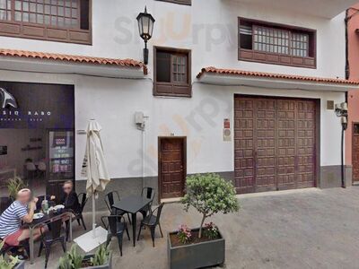 Perro Sin Rabo Coffee - Burger - Beer