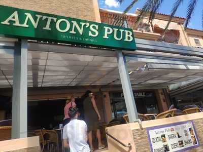 Anton's Pub