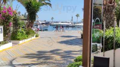 Portside Bar & Grill