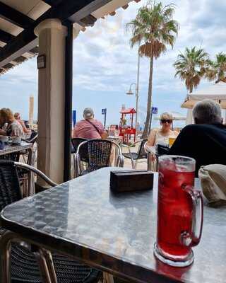 Cervecerias La Surena Y 100 Montaditos